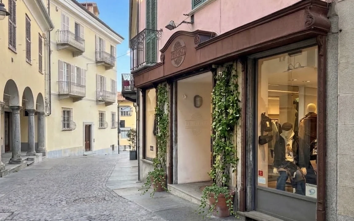 Facciata della boutique Proposte nel centro di Moncalieri